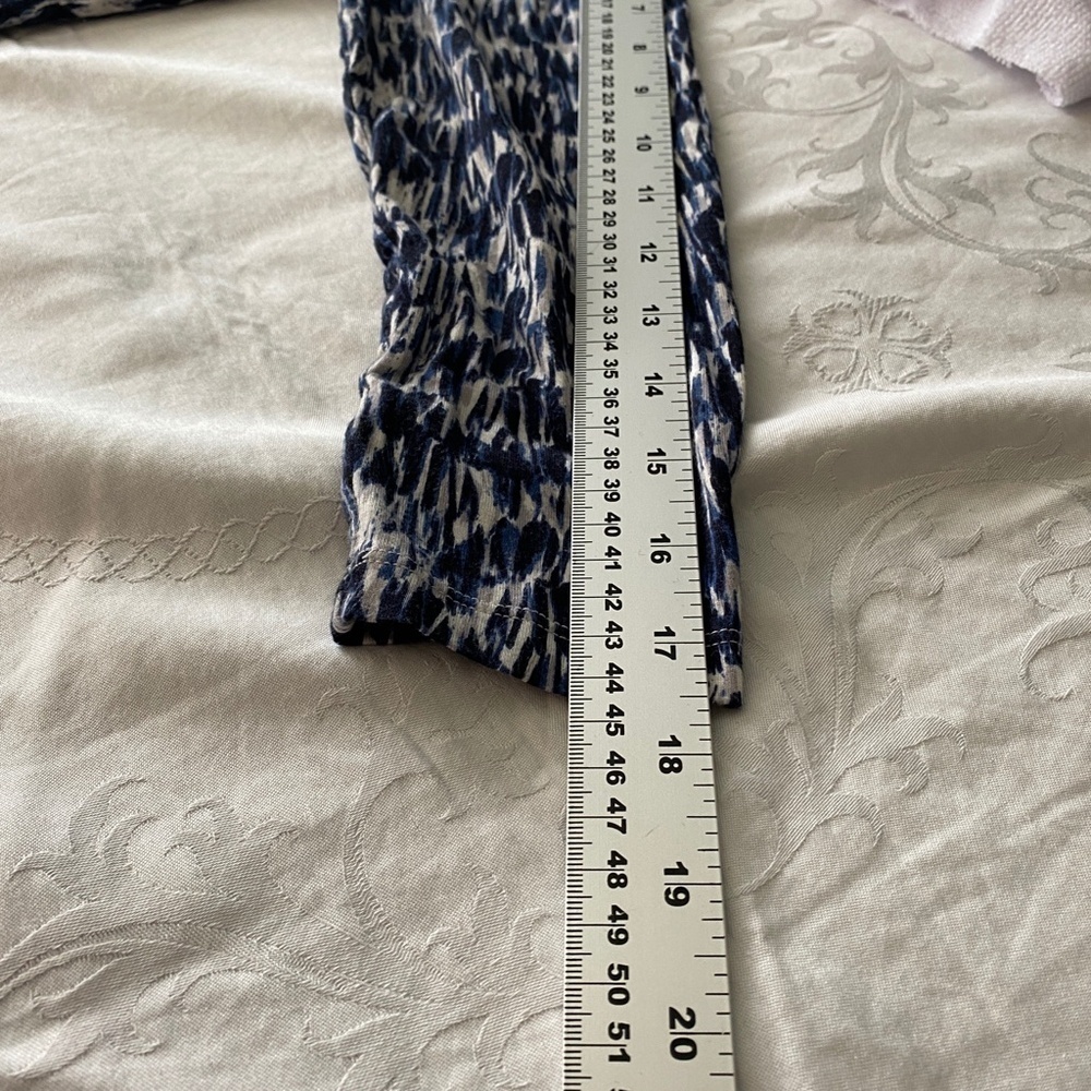 Rose & Olive Women's 3/4 Sleeve Blue/White Stretchy Tunic Top Size Medium - Picture 11 of 13